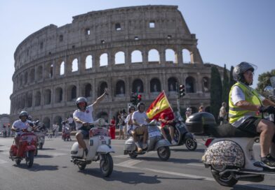 25,000 Vespas From 67 Countries Parade Through Rome for Historic, Record-Breaking Rally 25,000 Vespas From 67 Countries Parade Through Rome for Historic, Record-Breaking Rally